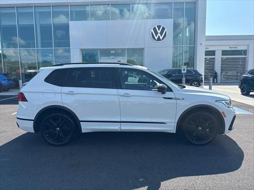 2022 Volkswagen Tiguan 2.0T SE R-Line Black 4MOTION