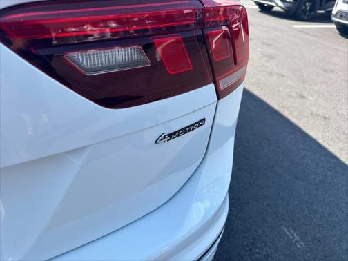 2022 Volkswagen Tiguan 2.0T SE R-Line Black 4MOTION