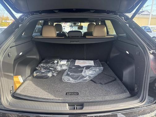 2026 Volkswagen Atlas Cross Sport 2.0T SE w/Technology 4MOTION