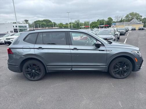 2022 Volkswagen Tiguan 2.0T SE R-Line Black 4MOTION