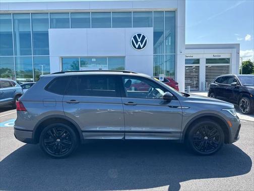 2022 Volkswagen Tiguan 2.0T SE R-Line Black 4MOTION