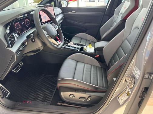 2025 Volkswagen Golf GTI 2.0T SE DSG