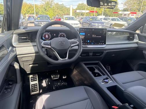 2025 Volkswagen Tiguan 2.0T SE R-Line Black 4MOTION
