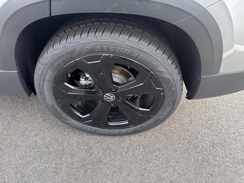 2026 Volkswagen Taos SEL