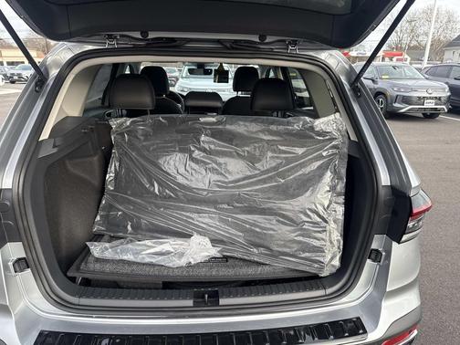 2026 Volkswagen Taos SEL