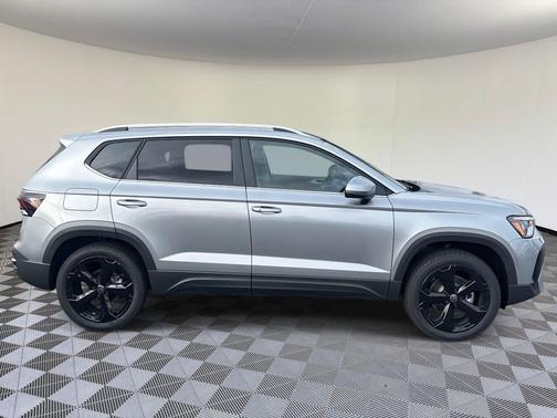 2026 Volkswagen Taos SEL