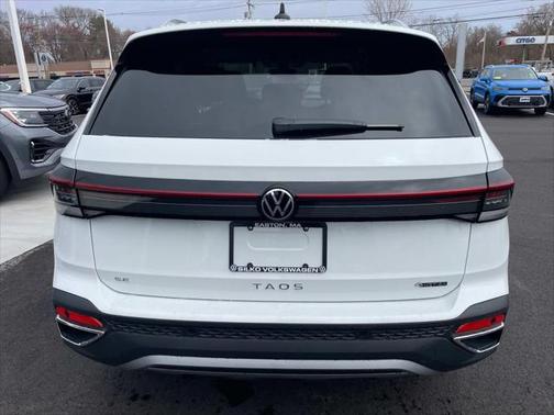 2025 Volkswagen Taos 1.5T SE
