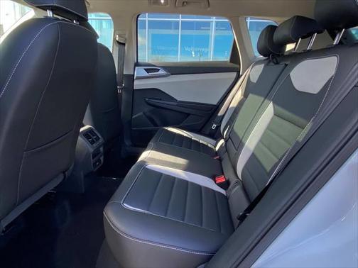 2025 Volkswagen Taos 1.5T SEL