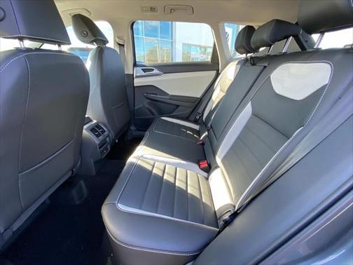 2025 Volkswagen Taos 1.5T SEL