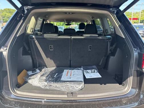 2025 Volkswagen Atlas 2.0T SE w/Technology 4MOTION