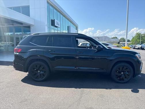 2025 Volkswagen Atlas 2.0T SE w/Technology 4MOTION