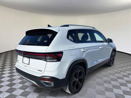 2025 Volkswagen Taos 1.5T SEL