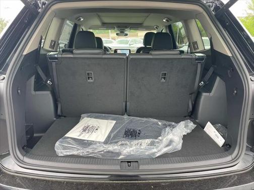 2025 Volkswagen Atlas 2.0T SE w/Technology 4MOTION