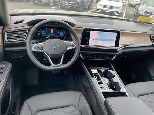 2025 Volkswagen Atlas 2.0T SE w/Technology 4MOTION