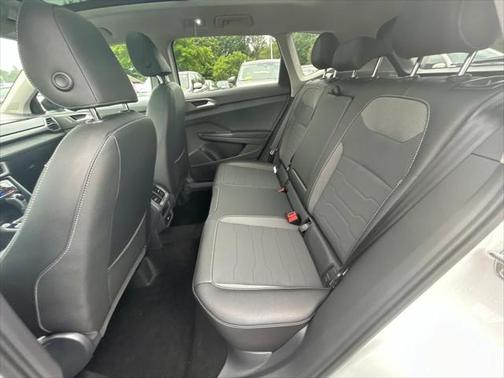 2025 Volkswagen Taos 1.5T SE Black