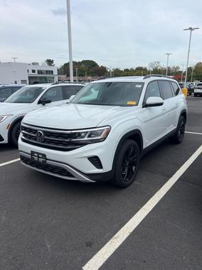 2022 Volkswagen Atlas 3.6L SE w/Technology