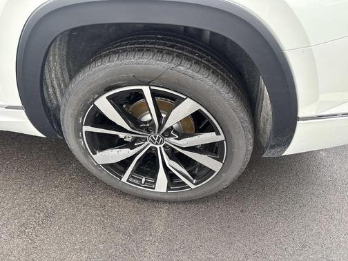 2026 Volkswagen Atlas 2.0T SEL Premium R-Line 4MOTION