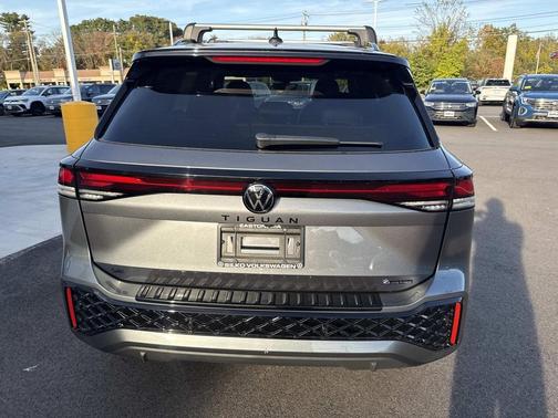2025 Volkswagen Tiguan 2.0T SE R-Line Black 4MOTION