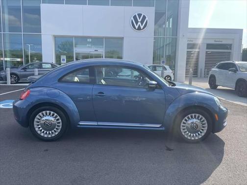 2016 Volkswagen Beetle 1.8T SE