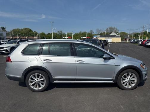 2017 Volkswagen Golf Alltrack TSI SE