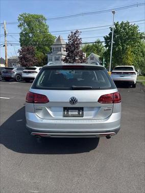 2017 Volkswagen Golf Alltrack TSI SE