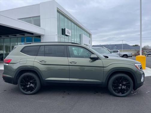 2025 Volkswagen Atlas 2.0T SE w/Technology 4MOTION