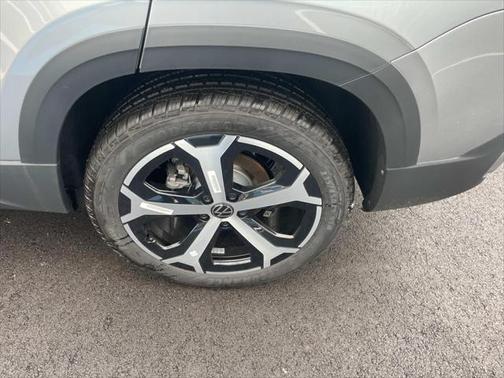 2025 Volkswagen Taos 1.5T SEL