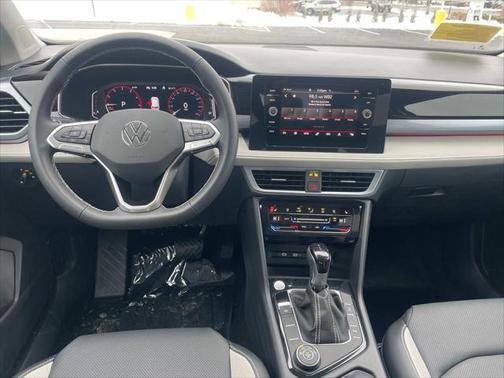 2025 Volkswagen Taos 1.5T SEL