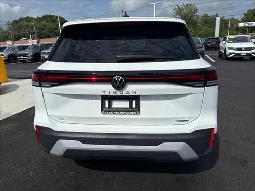 2025 Volkswagen Tiguan 2.0T SE 4MOTION