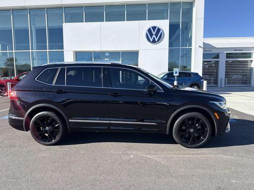 2022 Volkswagen Tiguan 2.0T SEL R-Line 4MOTION