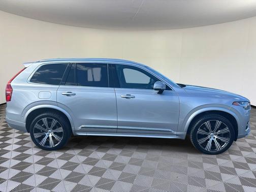 2022 Volvo XC90 T6 Inscription