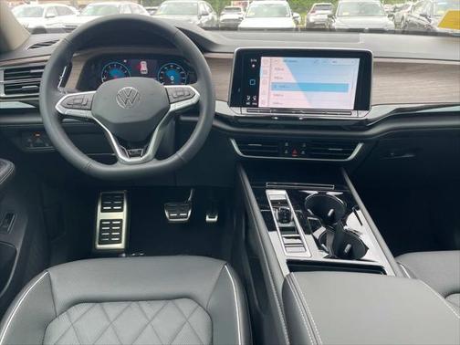 2025 Volkswagen Atlas 2.0T SEL Premium R-Line 4MOTION