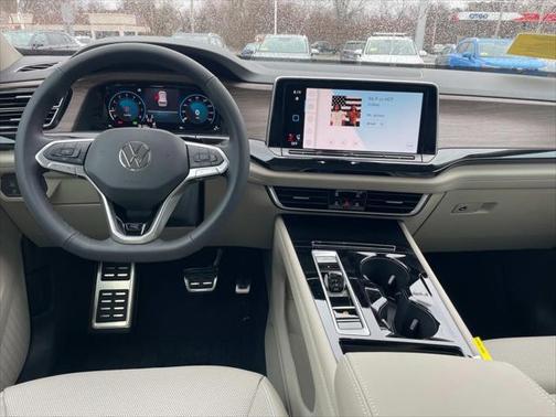 2025 Volkswagen Atlas 2.0T SEL Premium R-Line 4MOTION
