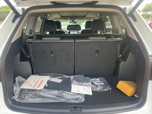 2025 Volkswagen Atlas 2.0T SE w/Technology 4MOTION
