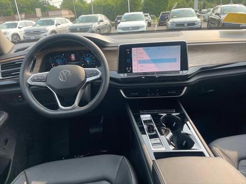 2025 Volkswagen Atlas 2.0T SE w/Technology 4MOTION