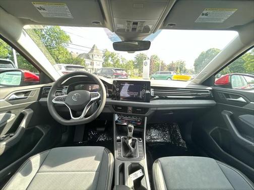2025 Volkswagen Jetta 1.5T SE