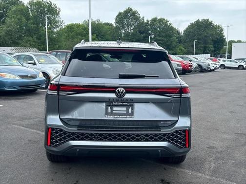 2025 Volkswagen Tiguan 2.0T SE R-Line Black 4MOTION