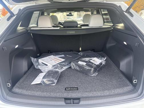 2026 Volkswagen Atlas Cross Sport 2.0T SEL Premium