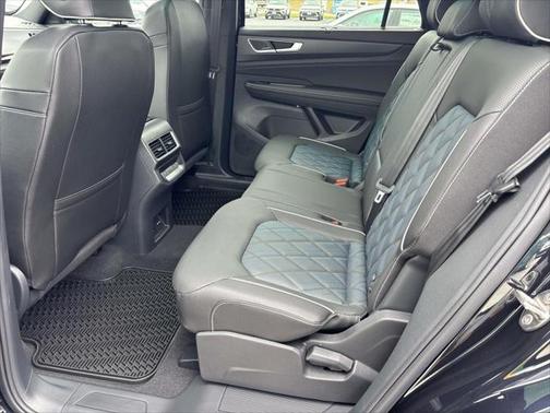 2025 Volkswagen Atlas Cross Sport 2.0T SEL Premium