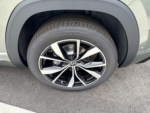 2026 Volkswagen Atlas Cross Sport 2.0T SEL Premium