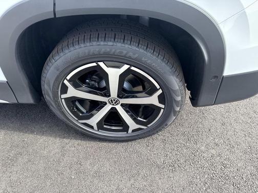 2025 Volkswagen Tiguan 2.0T SE 4MOTION