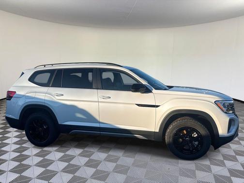 2026 Volkswagen Atlas Peak Edition