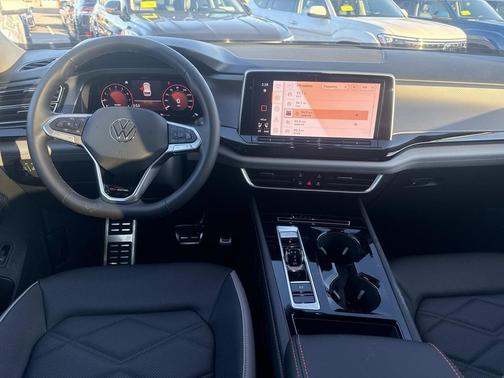 2026 Volkswagen Atlas Peak Edition