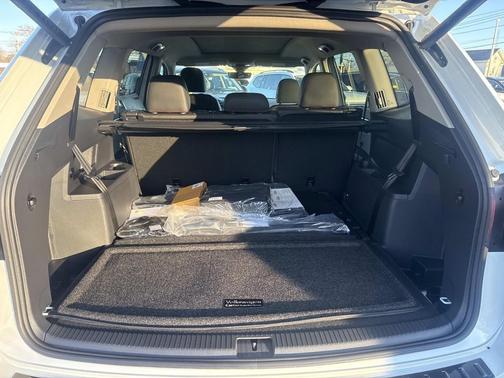 2026 Volkswagen Atlas Peak Edition