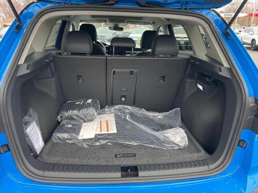 2025 Volkswagen Taos 1.5T SE Black