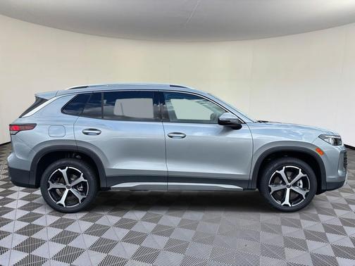 2025 Volkswagen Tiguan 2.0T SE 4MOTION