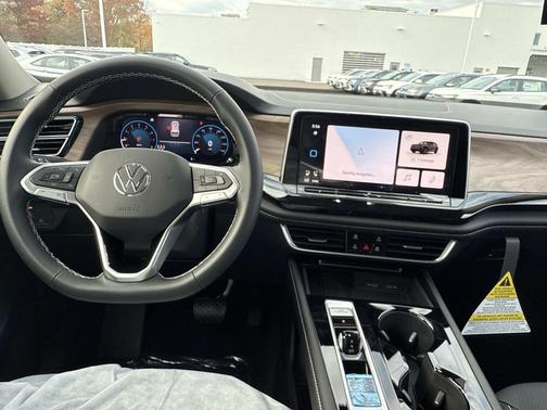 2026 Volkswagen Atlas 2.0T SE w/Technology 4MOTION