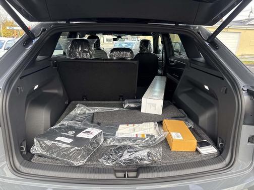 2026 Volkswagen Atlas Cross Sport 2.0T SE w/Technology 4MOTION