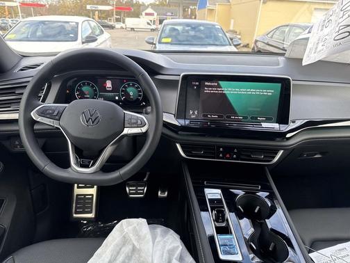 2026 Volkswagen Atlas Cross Sport 2.0T SE w/Technology 4MOTION