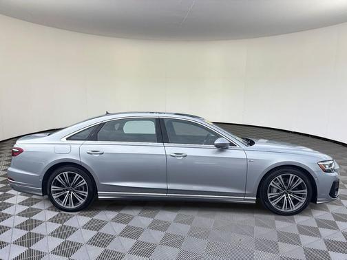 2022 Audi A8 L 55 TFSI quattro Tiptronic